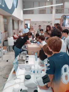 IMDEA Agua | Tour de contaminantes: transporte, análisis y detección en los laboratorios de IMDEA Agua